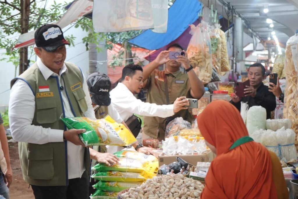 Bulog Pastikan Stok dan Harga Sembako Aman hingga Lebaran Dirut Bulog Ahmad Rizal